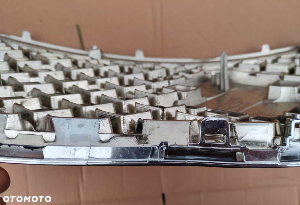 Atrapa Gril Grill znaczek Suzuki Kizashi 2009- - 8