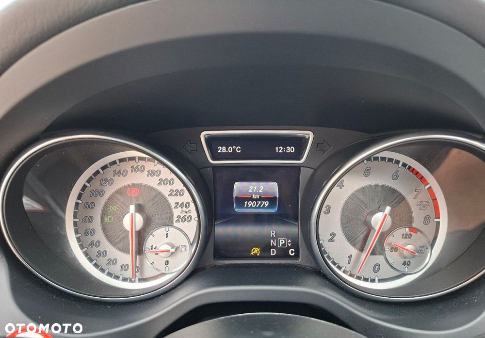 Mercedes-Benz CLA - 38