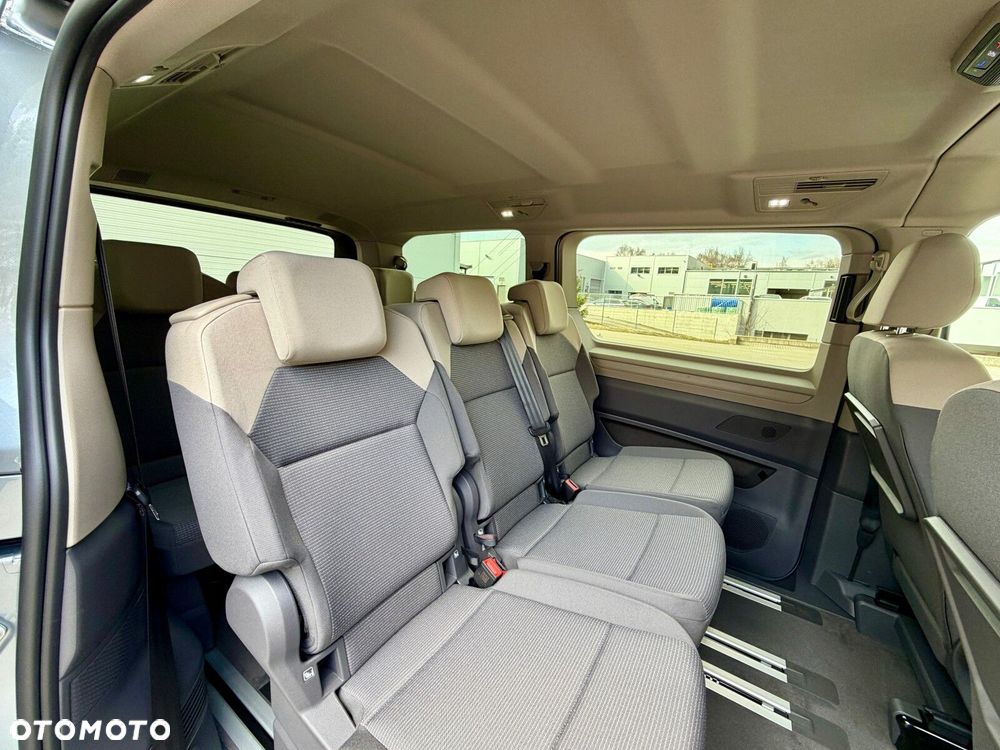 Volkswagen Multivan - 11