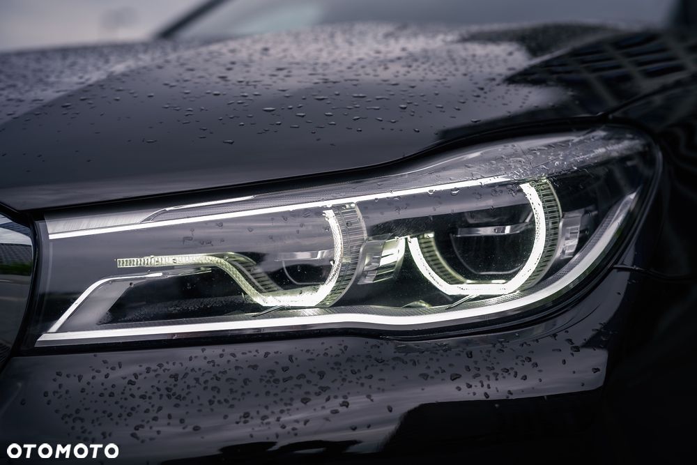 BMW Seria 7 750i - 6