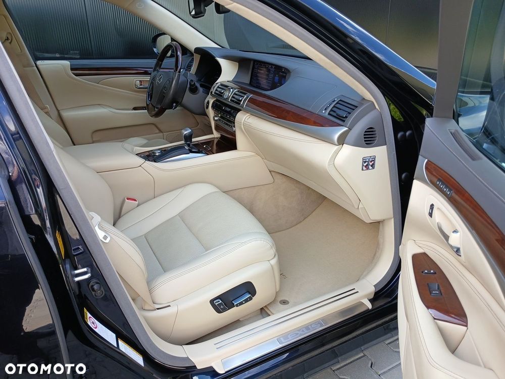 Lexus LS - 31