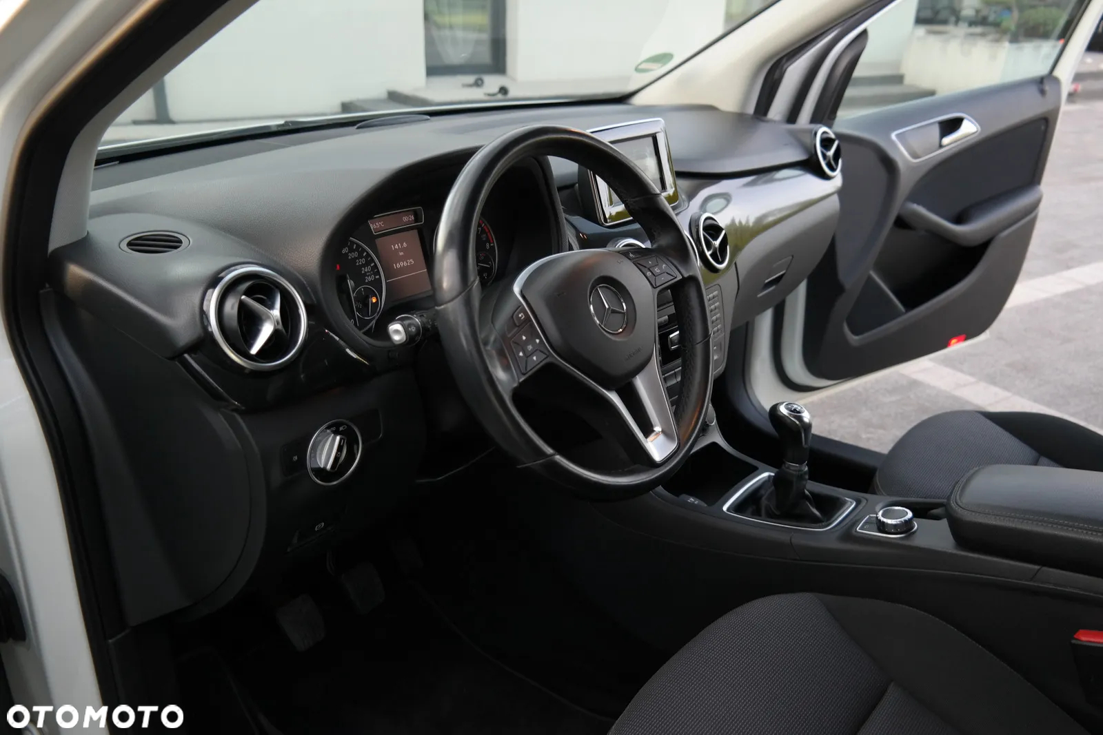 Mercedes-Benz Klasa B 180 Style - 17