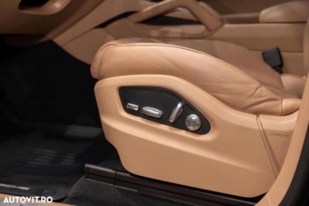 Porsche Cayenne - 23
