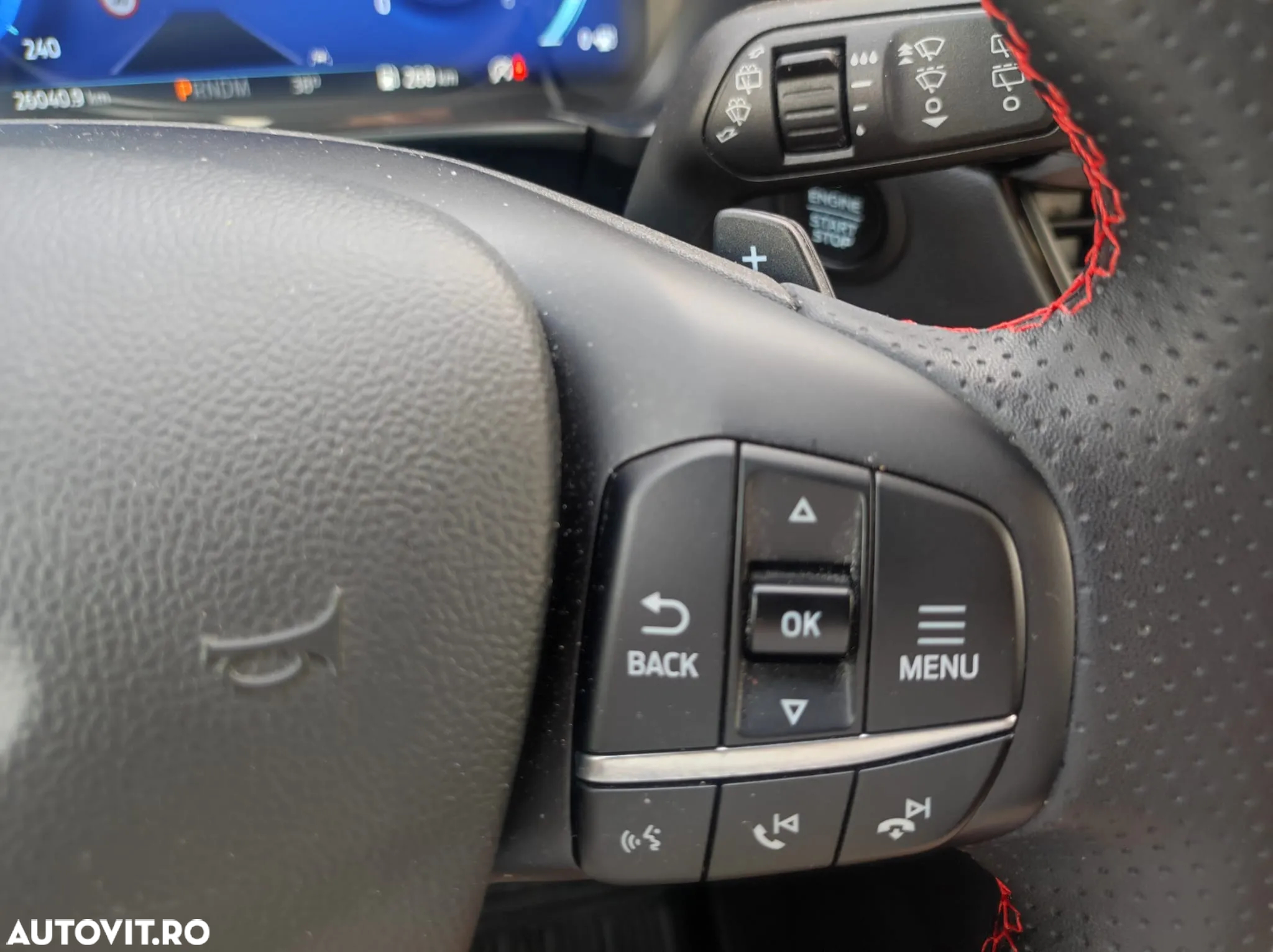 Ford Kuga 2.0 EcoBlue A8 AWD ST Line X - 24