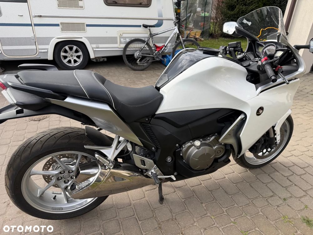 Honda VFR - 4