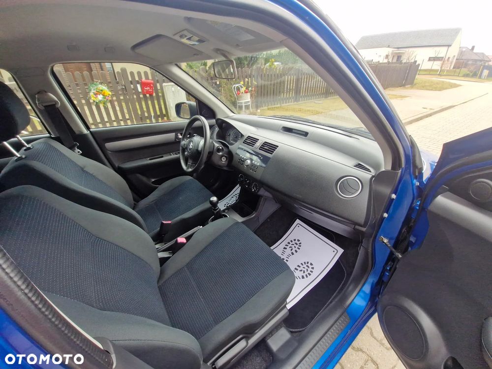 Suzuki Swift 1.3 Sakura - 22
