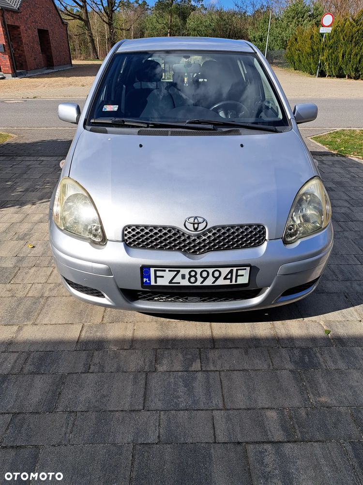 Toyota Yaris 1.3 - 4