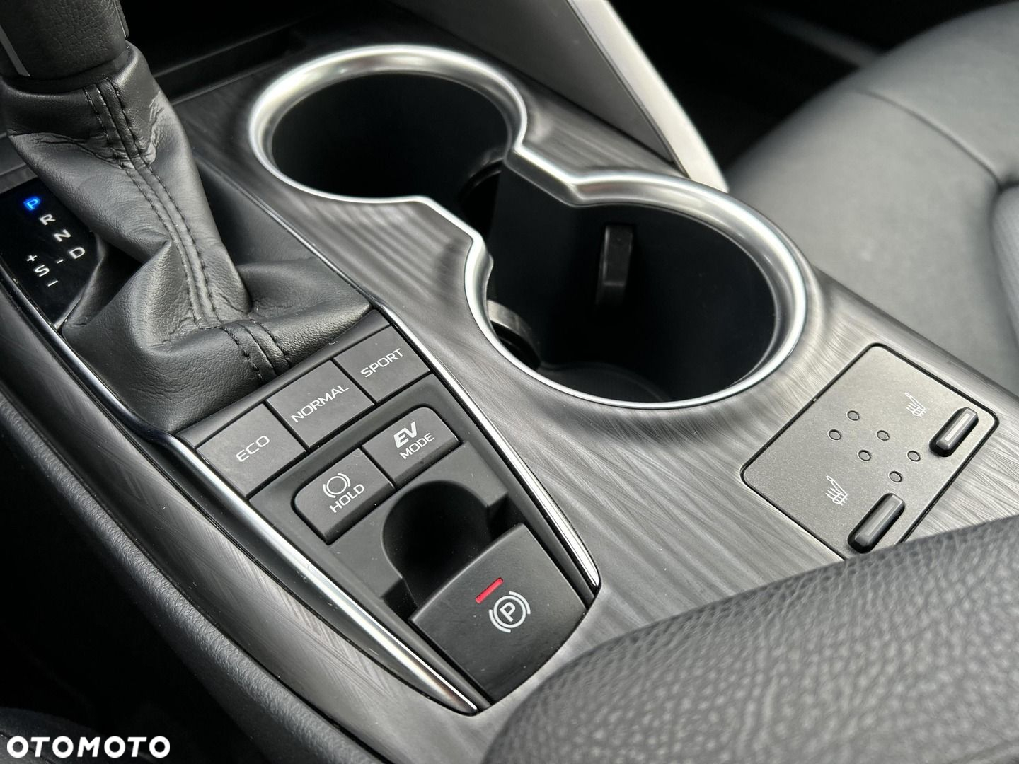 Toyota Camry 2.5 Hybrid Executive CVT - 20