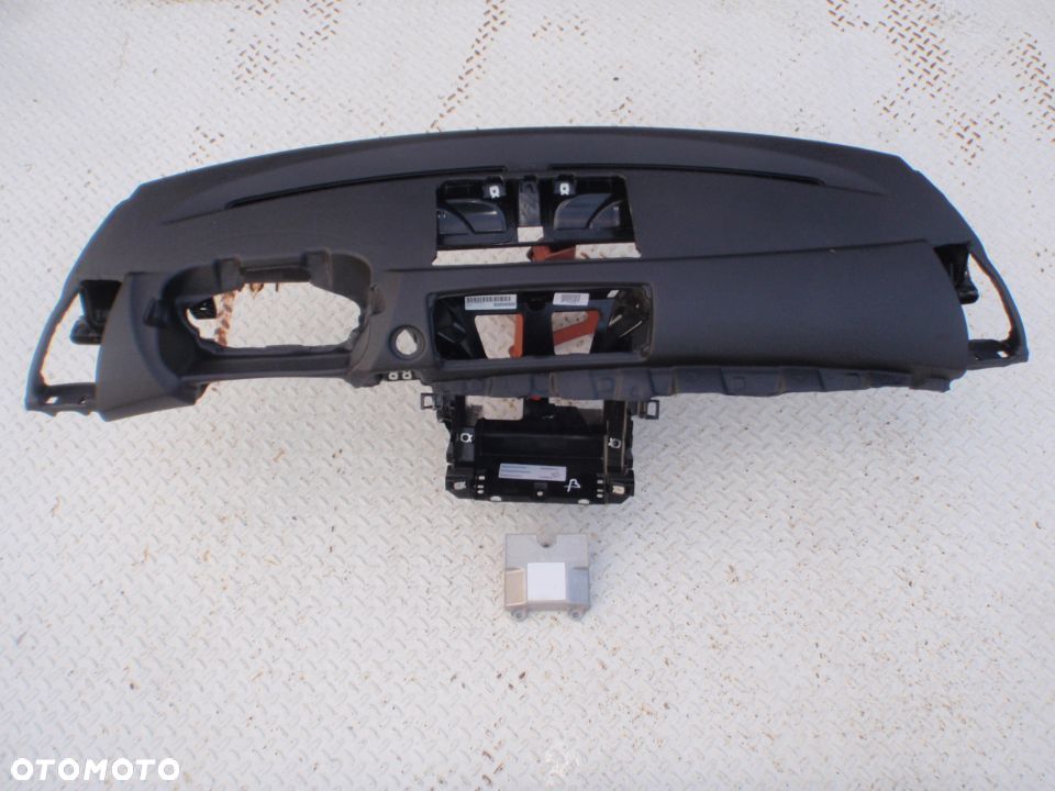 BMW 1 E87 E88 E81 E82 DESKA KONSOLA KOKPIT PULPIT PÓŁKA PARAPET AIRBAG NAVI BEZ NAVI POD SCHOWEK BEZ - 1