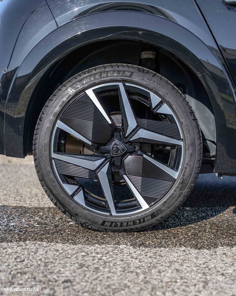 Peugeot 208 1.2 Hybrid GT e-DCS6 - 38