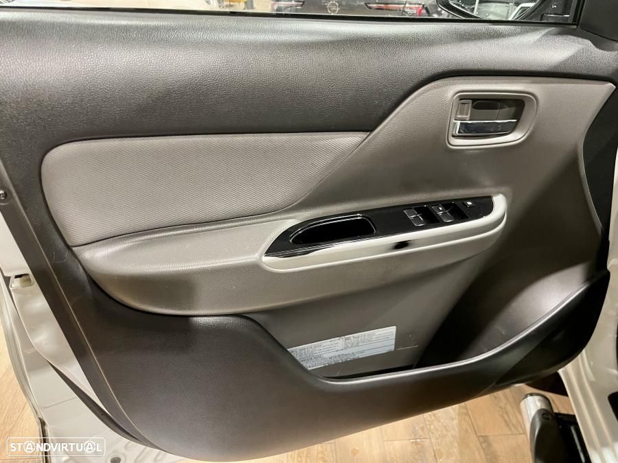 Mitsubishi L200 2.4 DI-D CD Sportbox Strakar 4WD - 20