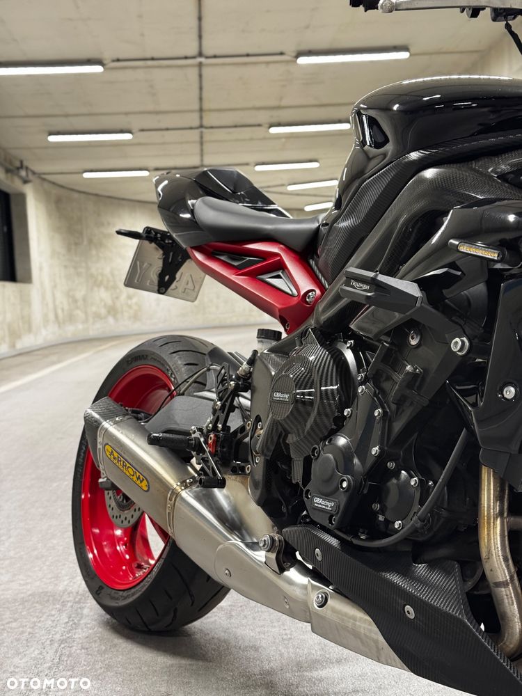 Triumph Street Triple - 15