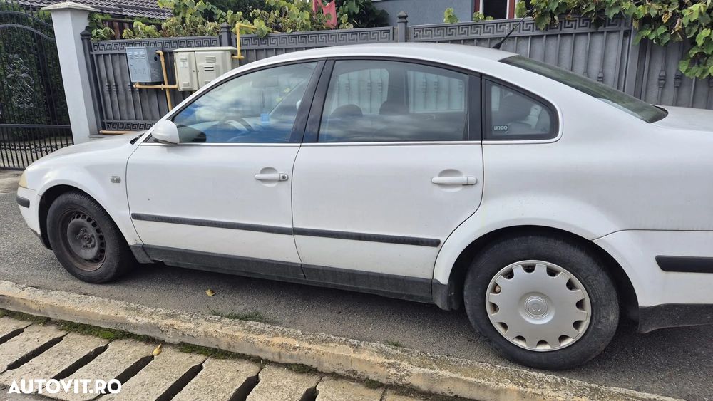 Volkswagen Passat 1.6 Comfortline - 1