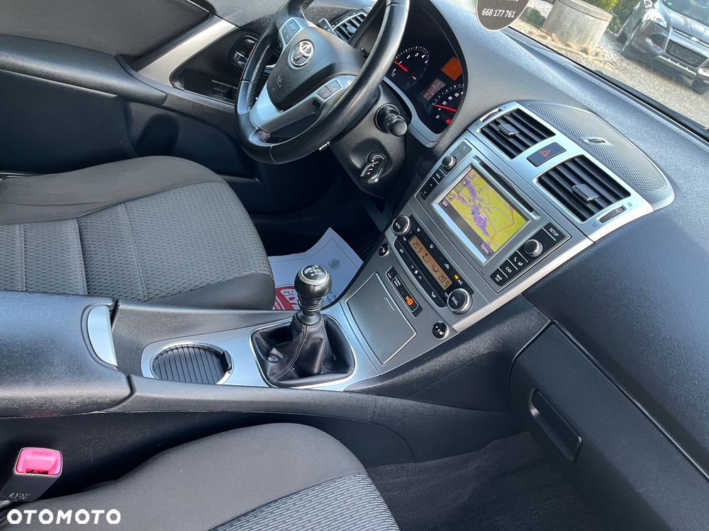Toyota Avensis - 28