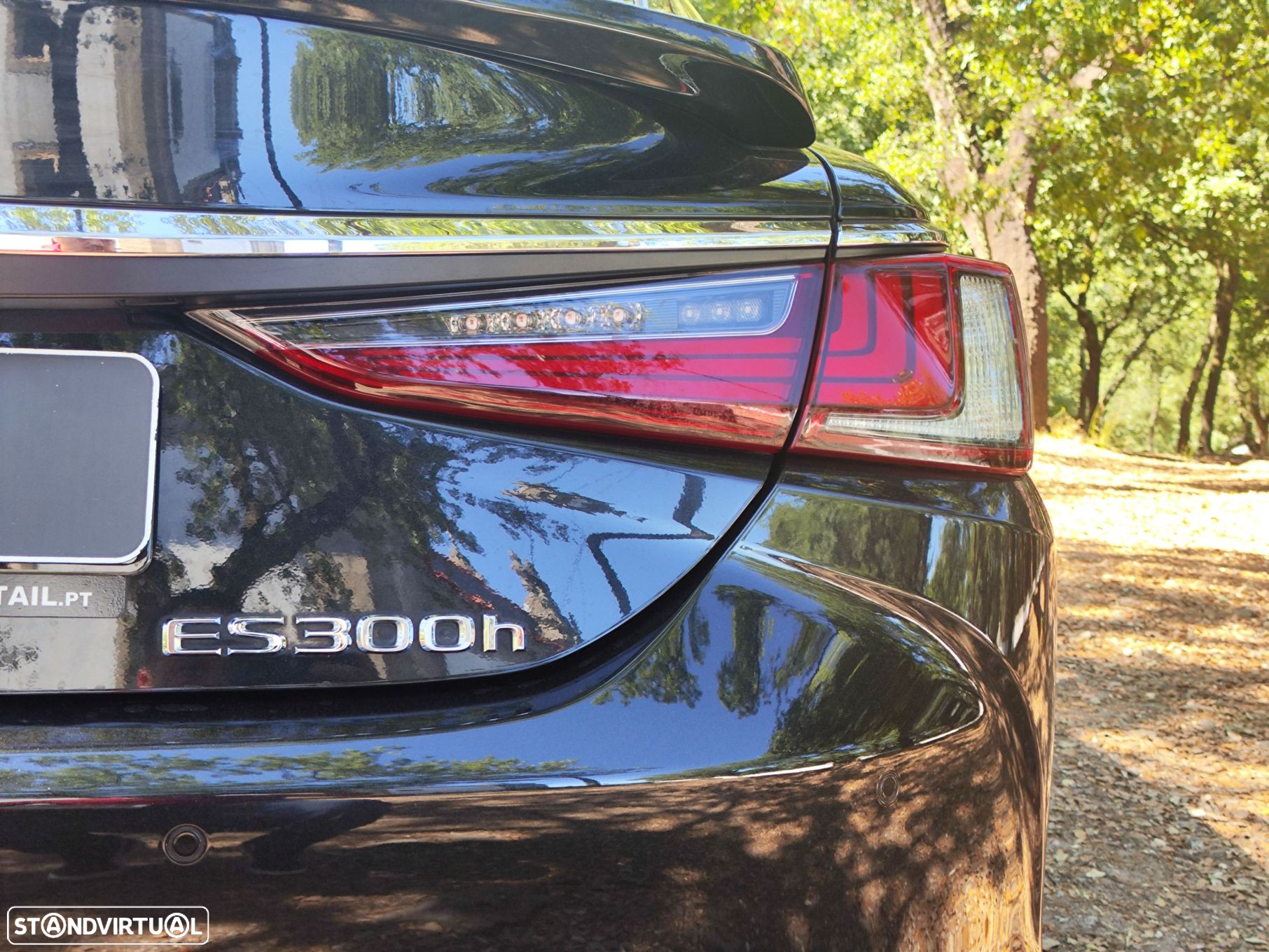 Lexus ES 300h Special Edition - 17