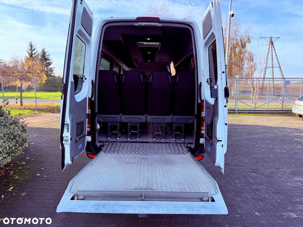 Mercedes-Benz SPRINTER 516 - 23