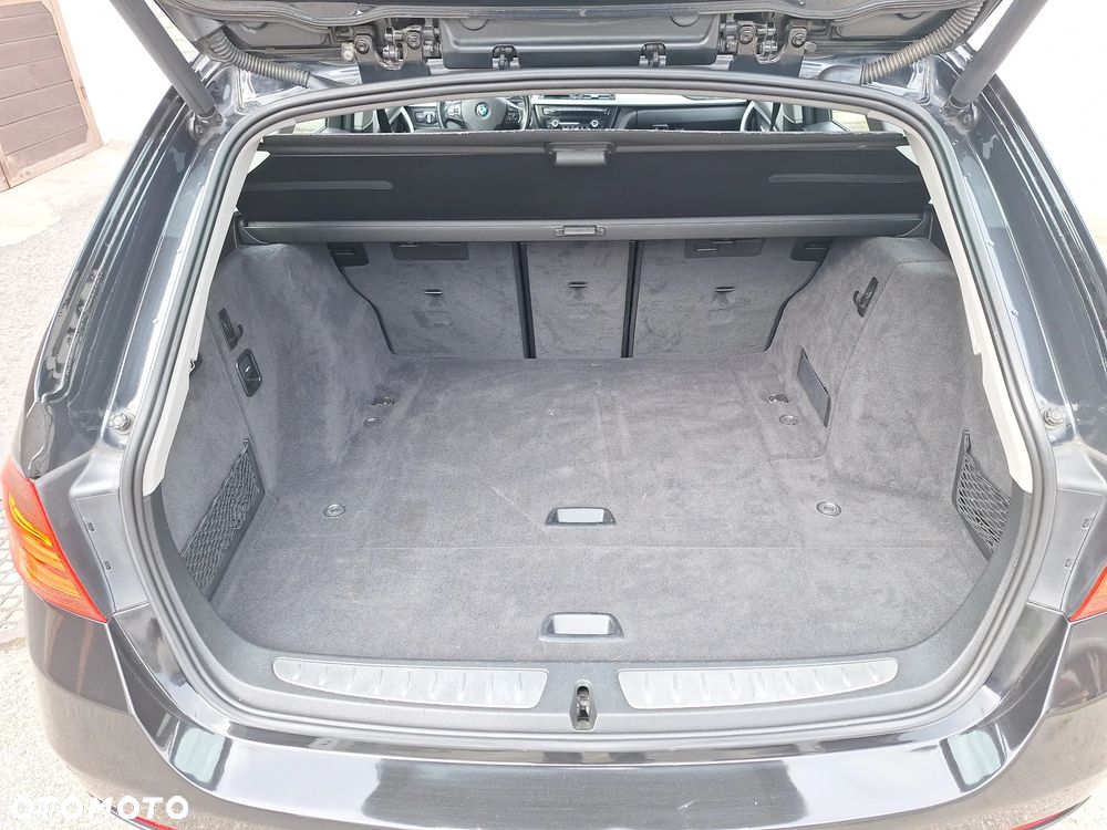 BMW Seria 3 318d - 16