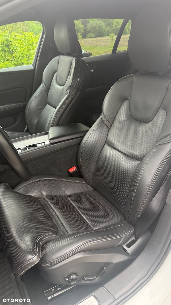 Volvo V60 B5 B AWD R-Design - 17