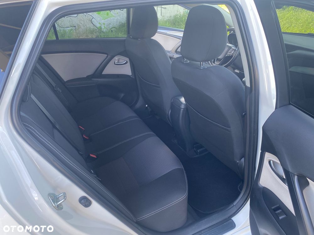 Toyota Avensis 2.0 D-4D Selection - 14
