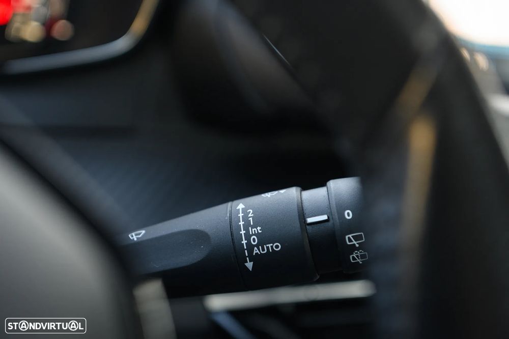 Peugeot 2008 1.2 PureTech Allure Pack - 29