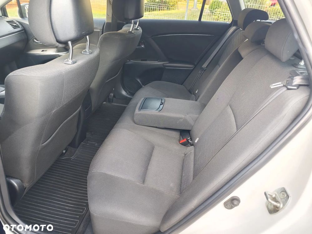 Toyota Avensis 2.0 Sol EU5 - 12
