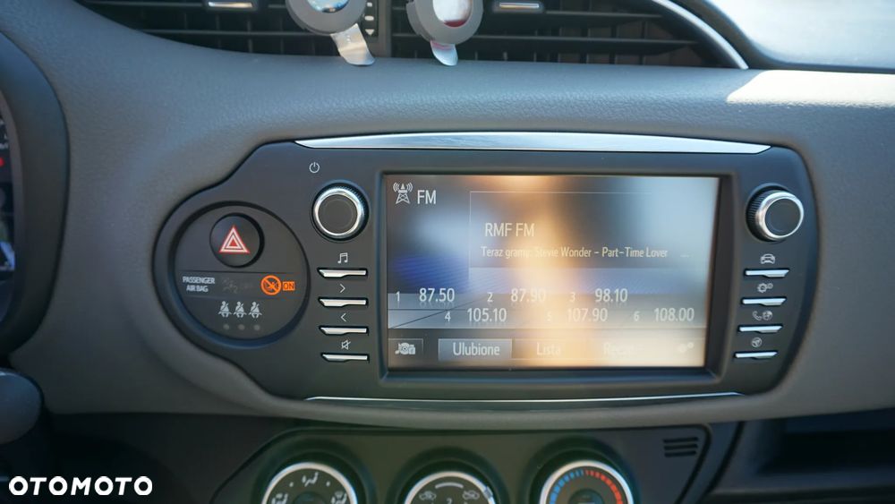 Toyota Yaris 1.5 Premium - 23