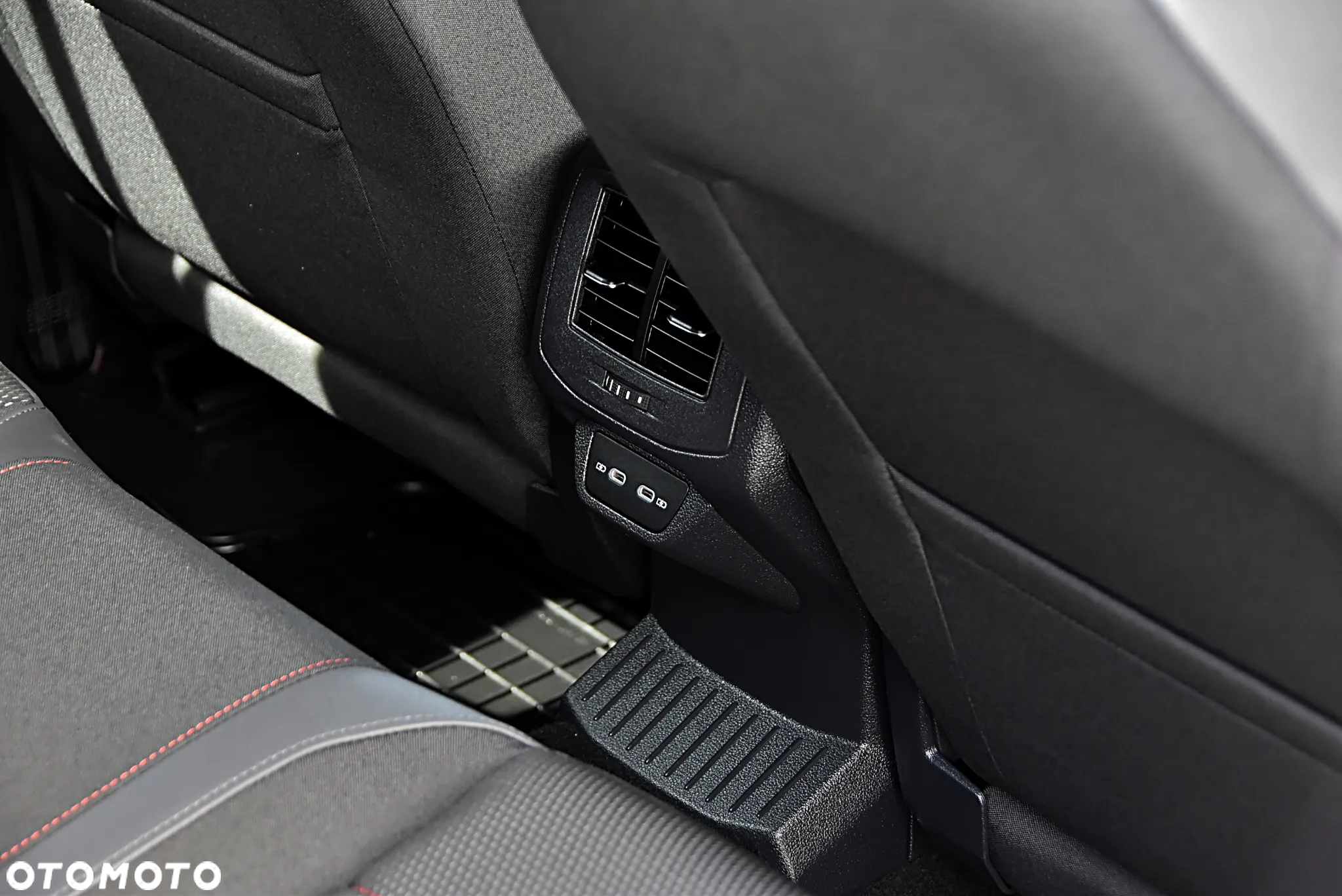 Volkswagen T-Roc 1.5 TSI GPF ACT Premium DSG - 27