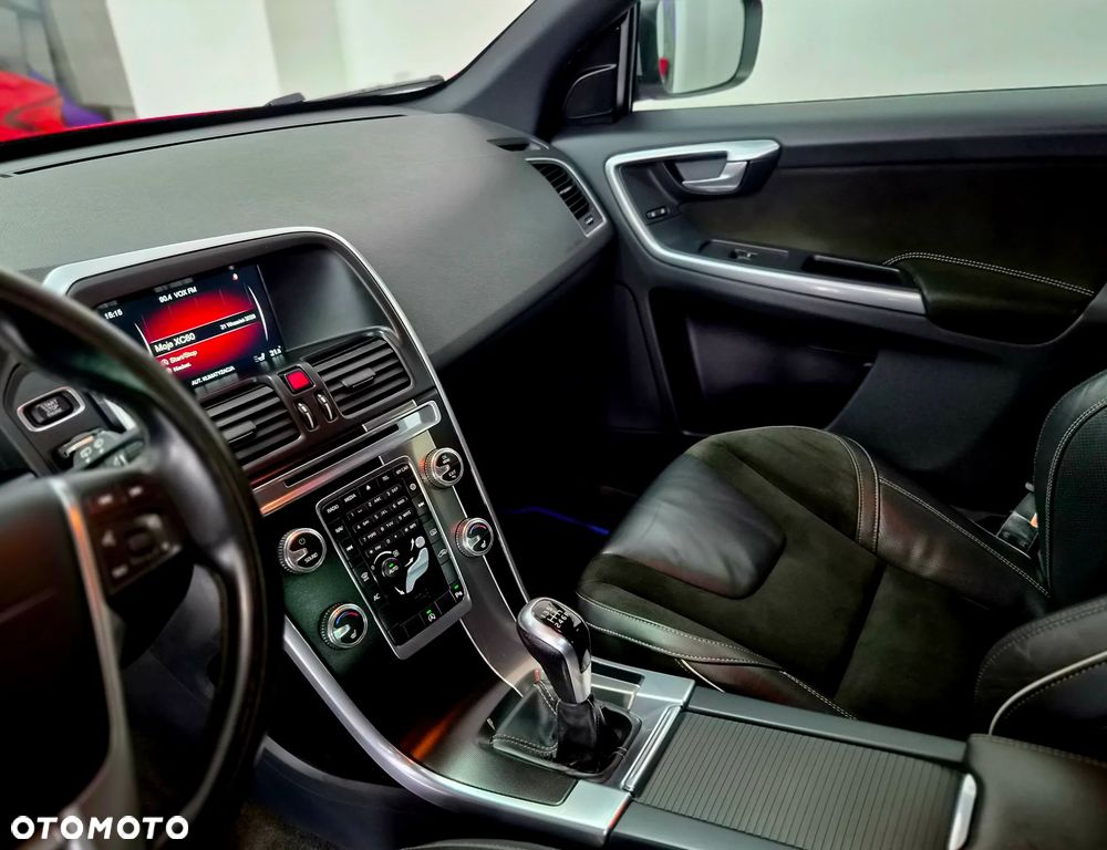 Volvo XC 60 D4 Drive-E R-Design Momentum - 28