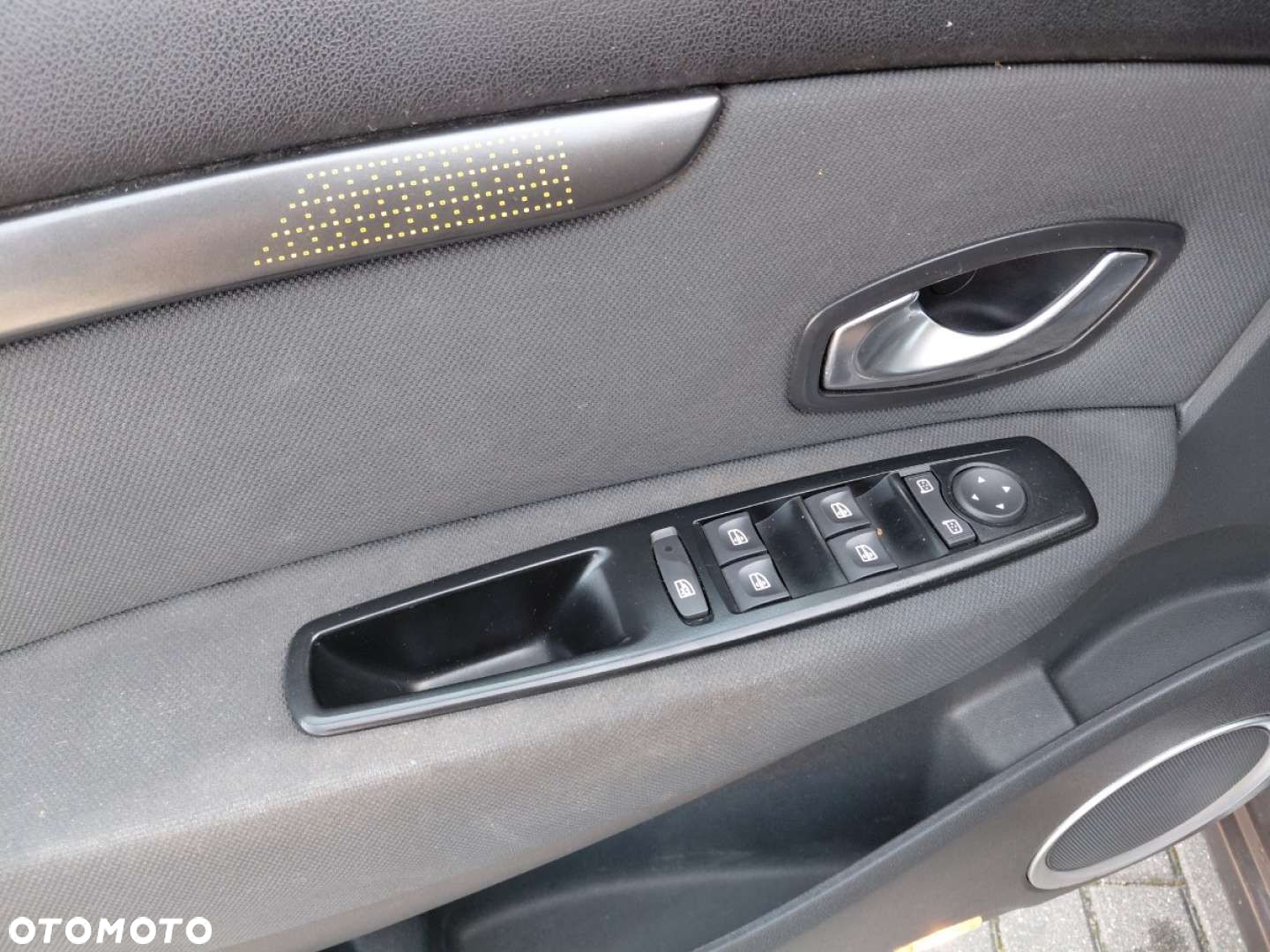 Renault Scenic - 11