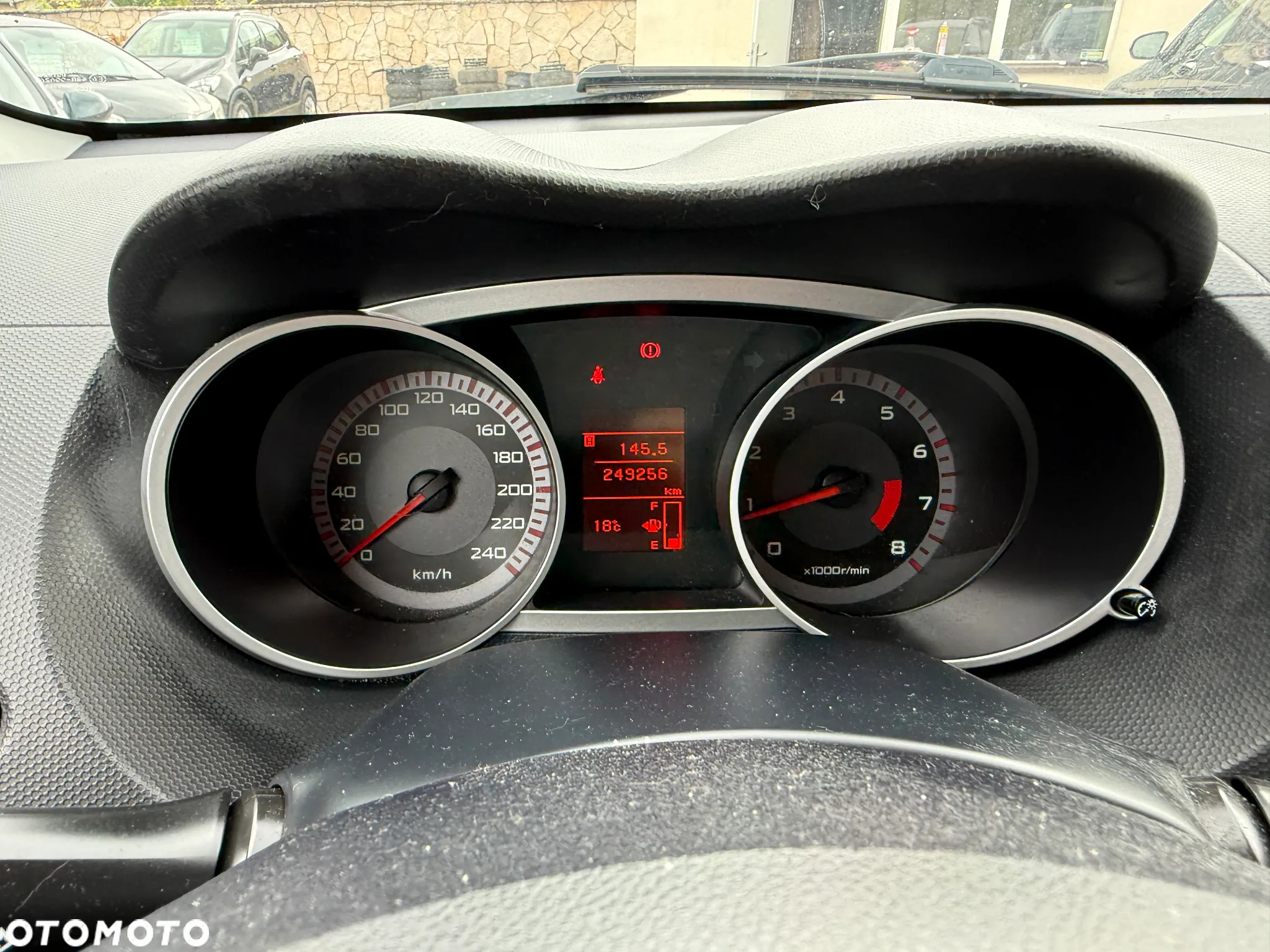 Mitsubishi Outlander 2.4 Intense + - 25