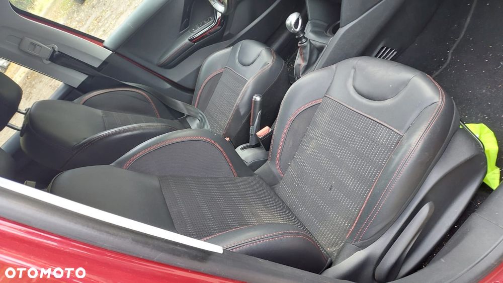 Peugeot 208 1.2 PureTech GPF Signature S&S - 15