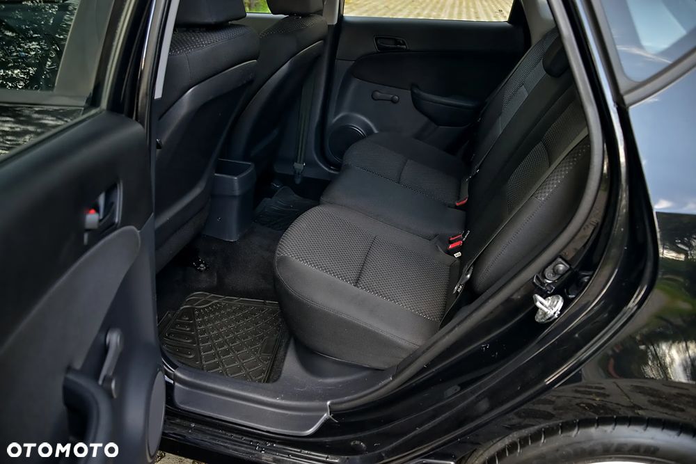 Hyundai i30 1.4 Comfort EU5 - 25