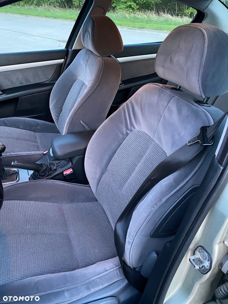 Peugeot 407 2.0 HDI ST Komfort EU4 - 11
