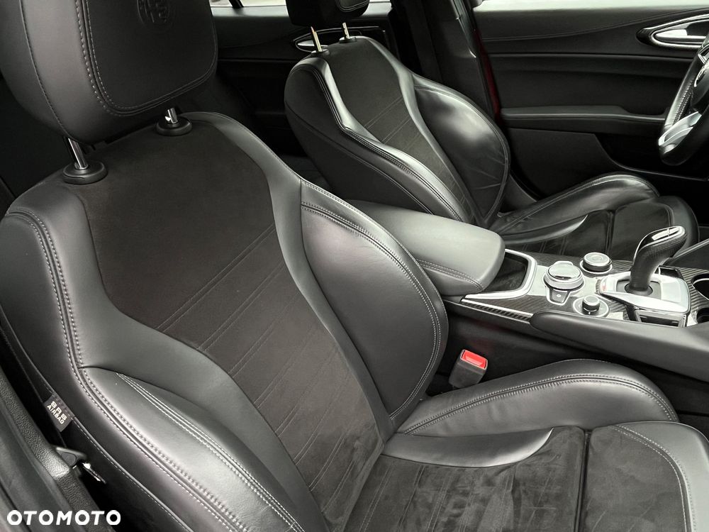 Alfa Romeo Giulia 2.0 Turbo Veloce TI Q4 - 19