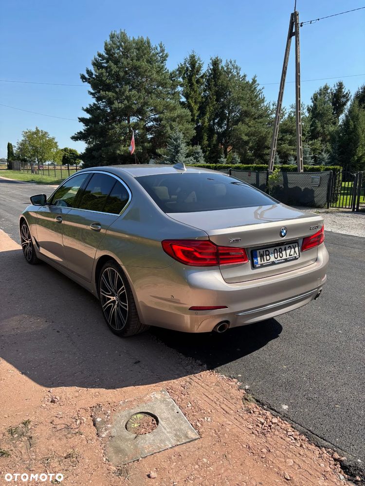BMW Seria 5 530i GPF xDrive Luxury Line - 4