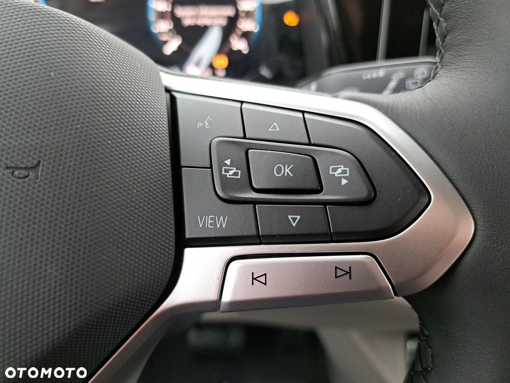 Volkswagen Multivan - 13