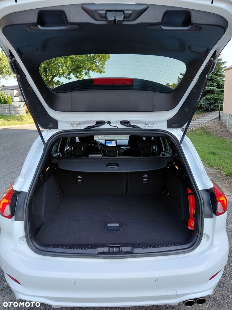 Ford Focus 1.5 EcoBoost ST-Line Business - 37