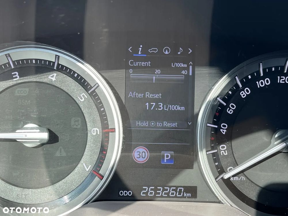 Toyota Land Cruiser LC 4.6 Prestige - 16