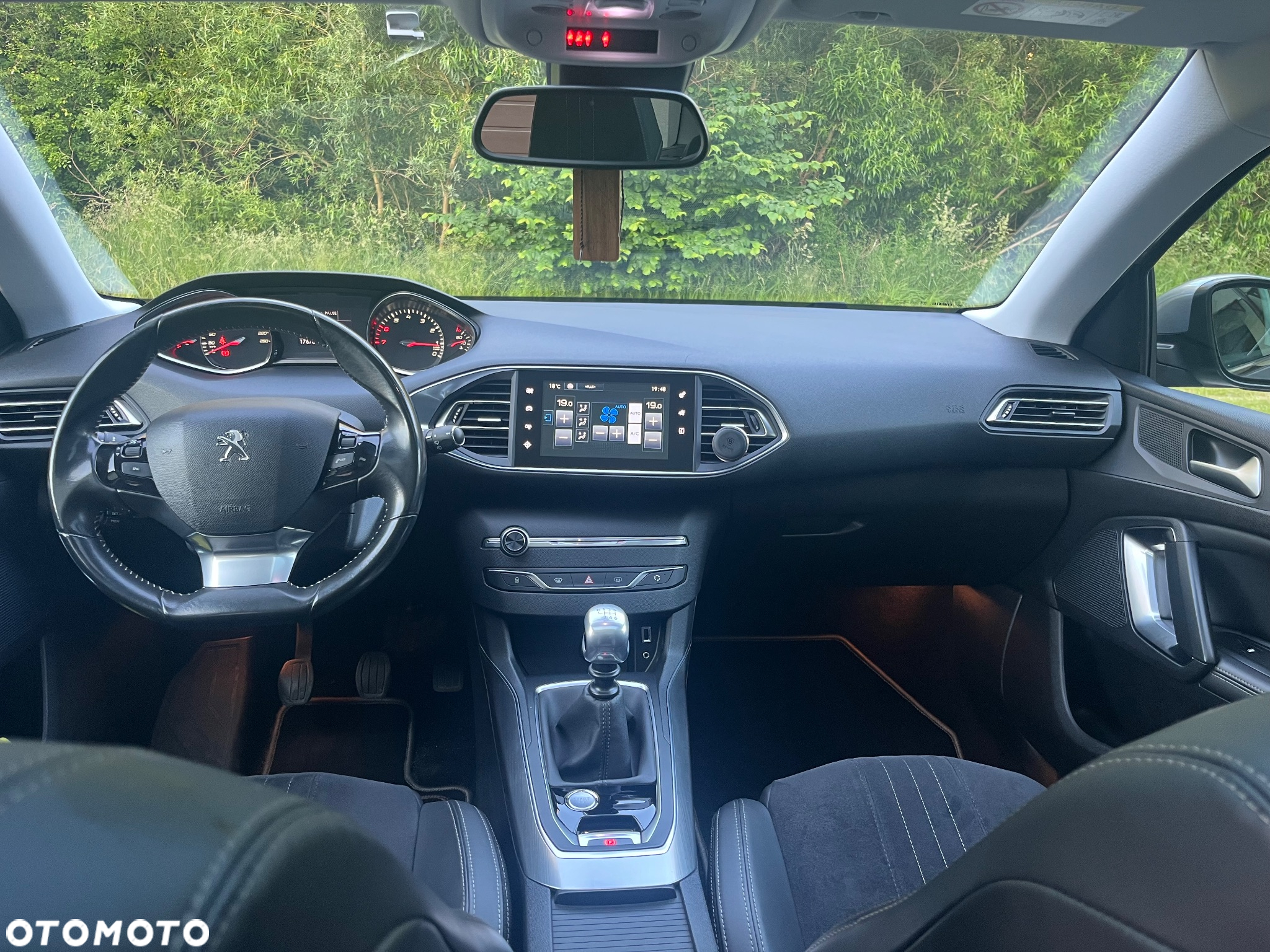 Peugeot 308 SW 1.2 PureTech Allure S&S - 10