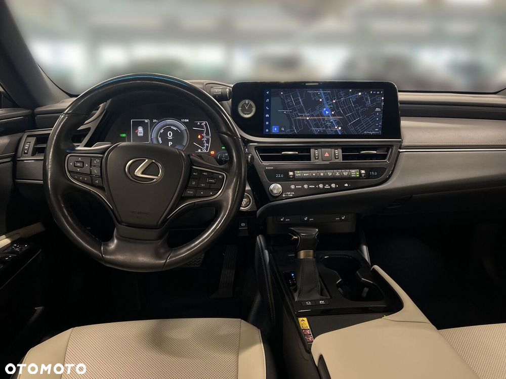 Lexus ES 300h Business Edition - 18