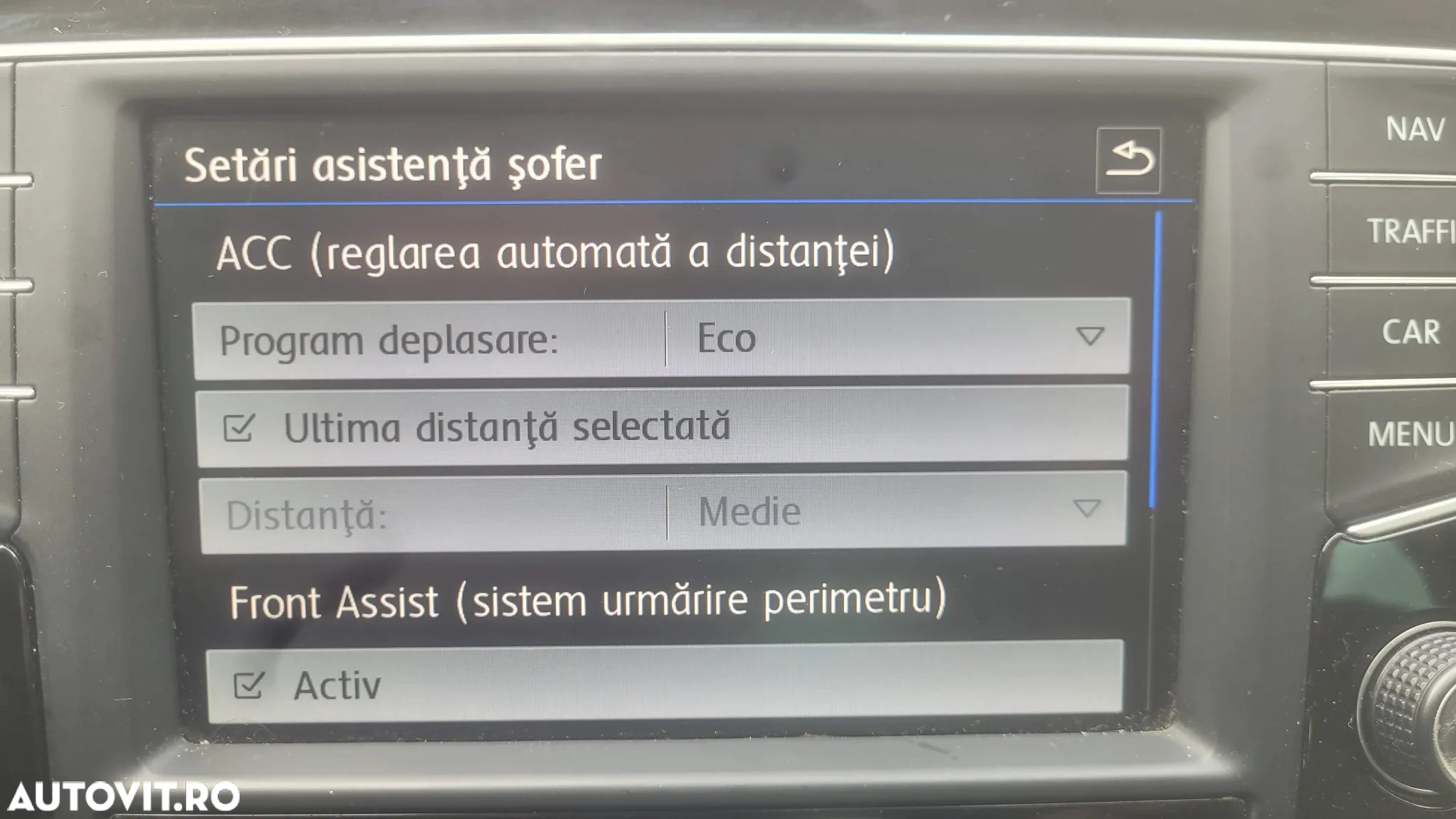 Volkswagen Passat Variant 1.6 TDI SCR DSG Comfortline - 14