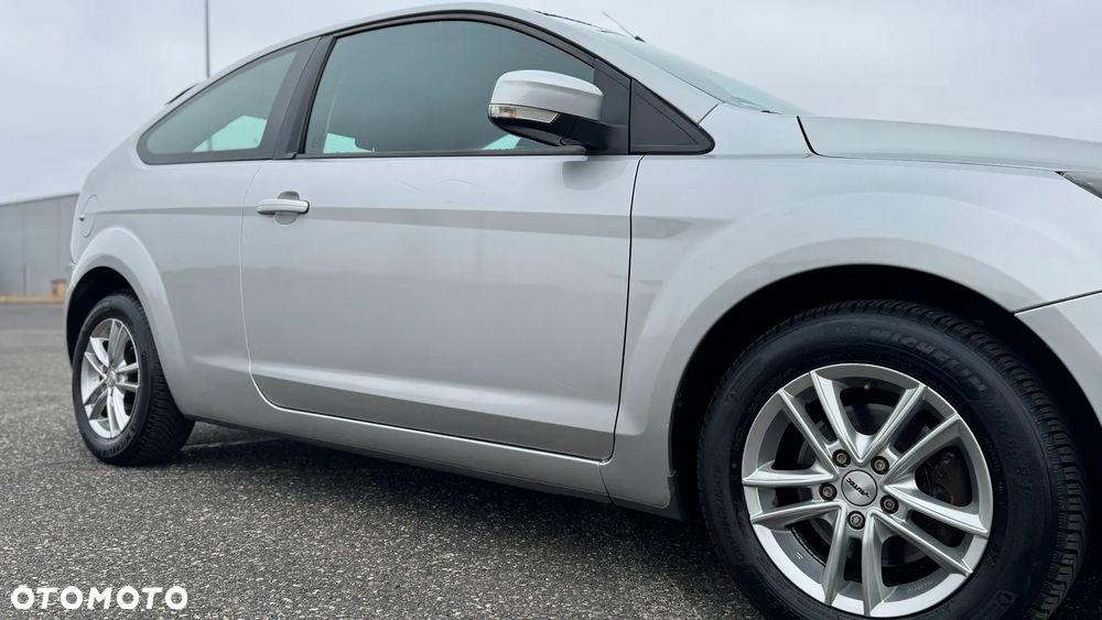 Ford Focus 1.6 16V Style+ - 20