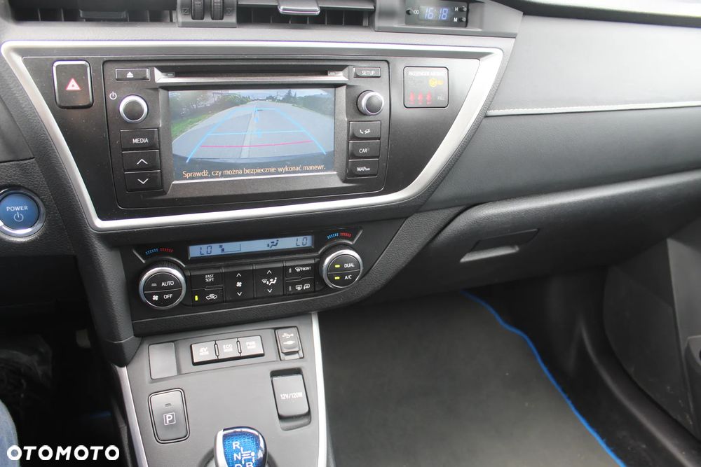 Toyota Auris 1.8 HSD Luna - 12
