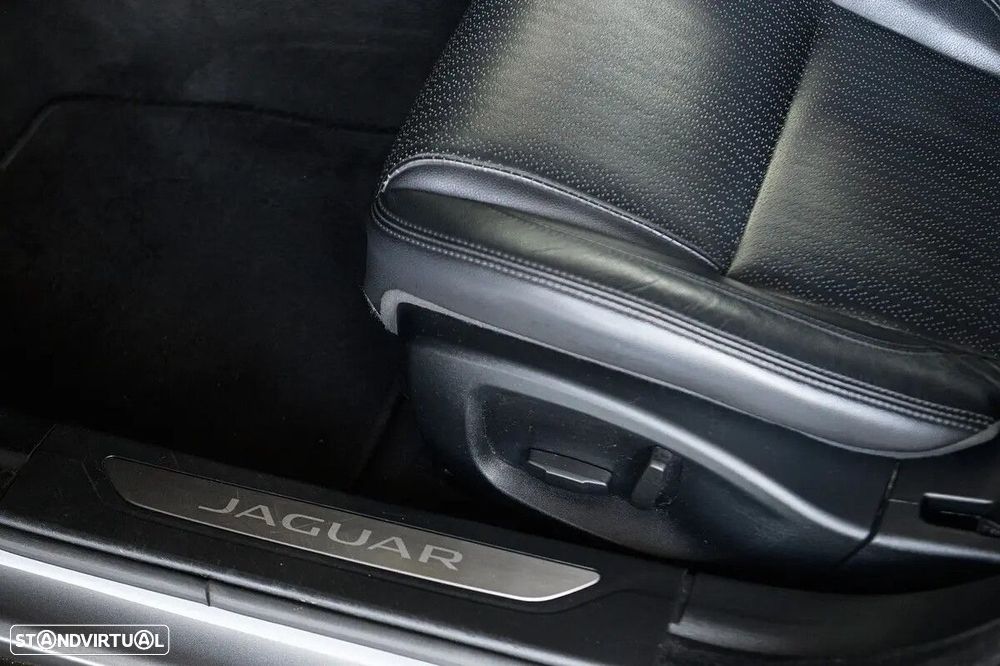 Jaguar XF 2.0 D R-Sport Aut. - 32