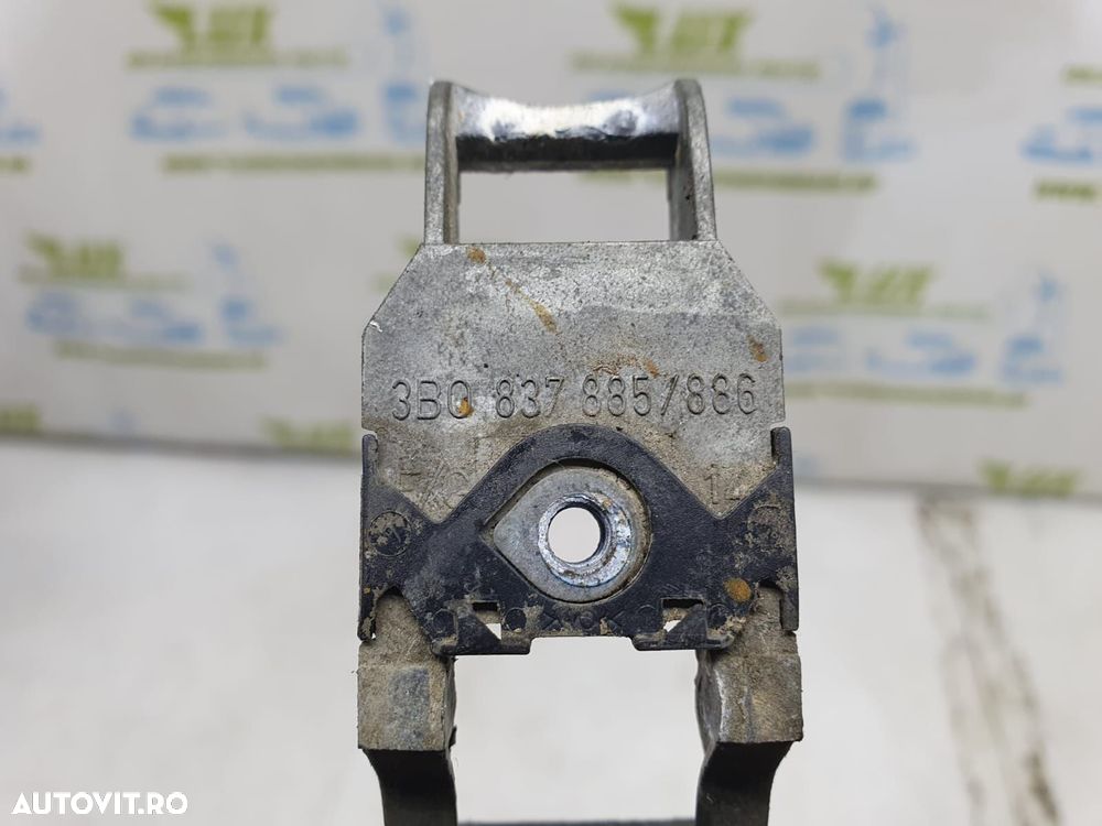 Suport maner exterior stanga spate 3b0837885 Skoda Octavia 1 (facelif - 3