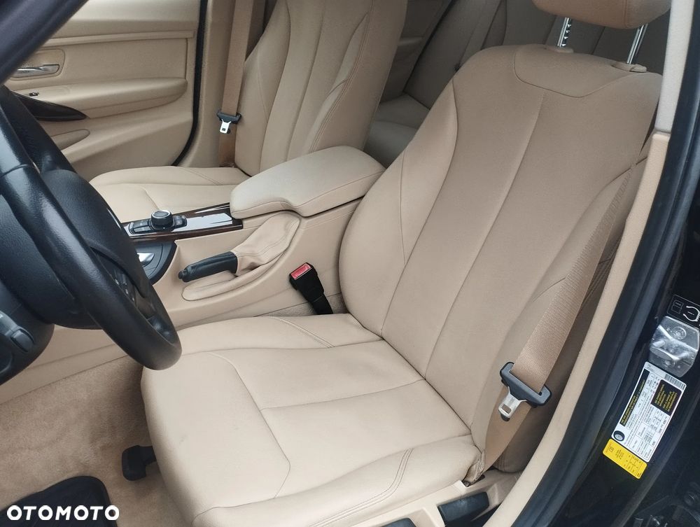 BMW Seria 3 320i - 21