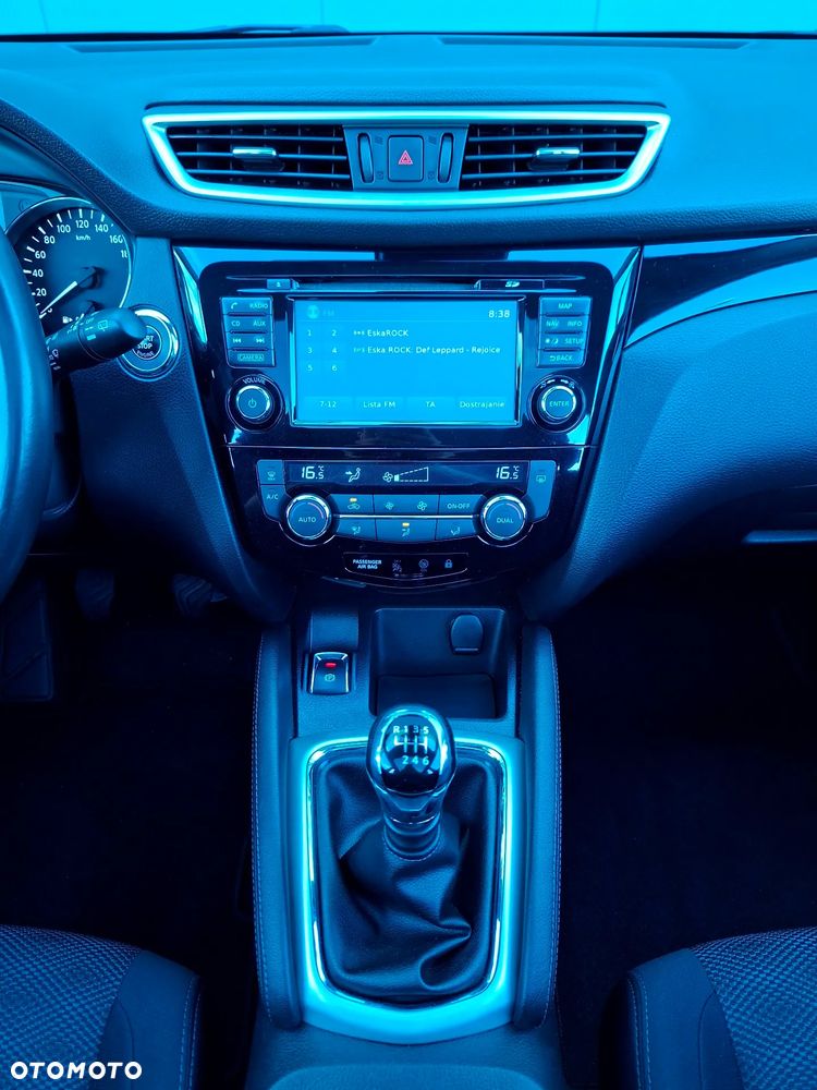Nissan Qashqai 1.6 DIG-T N-Connecta - 29