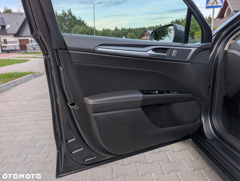 Ford Mondeo - 25