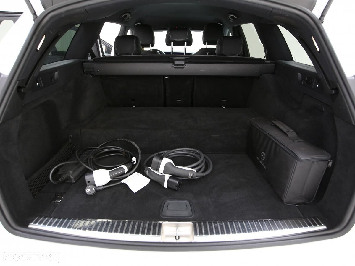 Mercedes-Benz E 300 de Avantgarde 4Matic - 13
