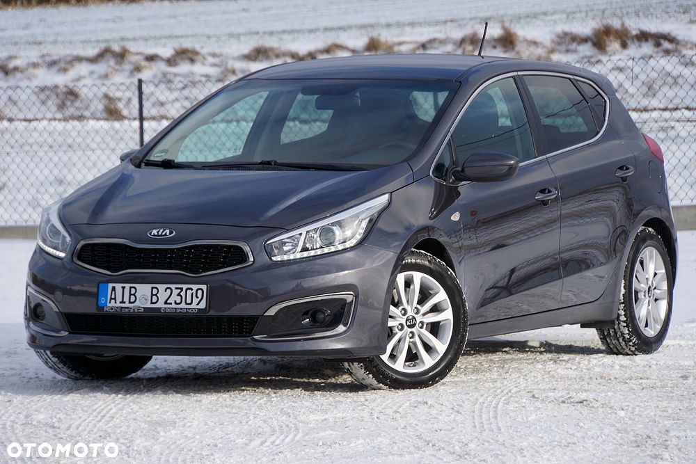 Kia Ceed 1.6 GDI Dream Team Edition - 4